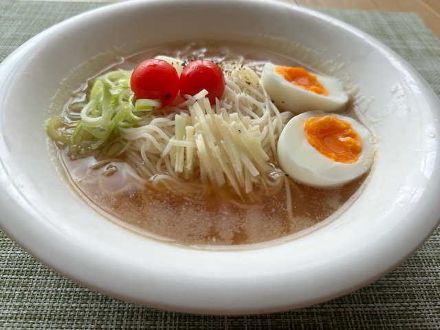 麺料理レシピ〖ラーメンスープで冷やし素麺〗