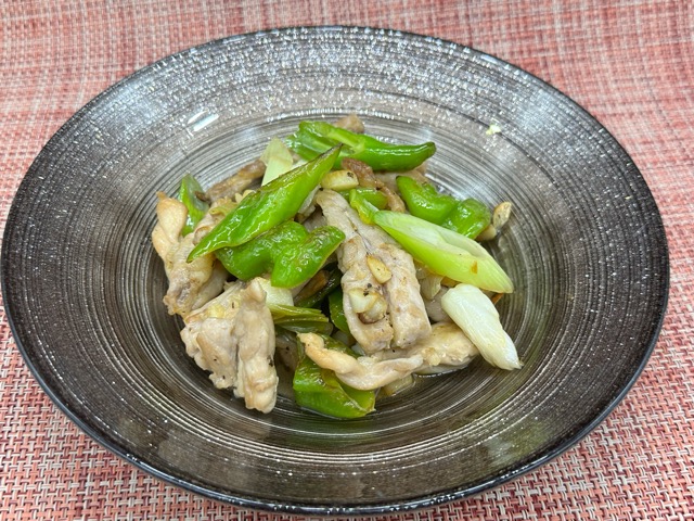 鶏肉料理レシピ〖せせりのスタミナ炒め〗
