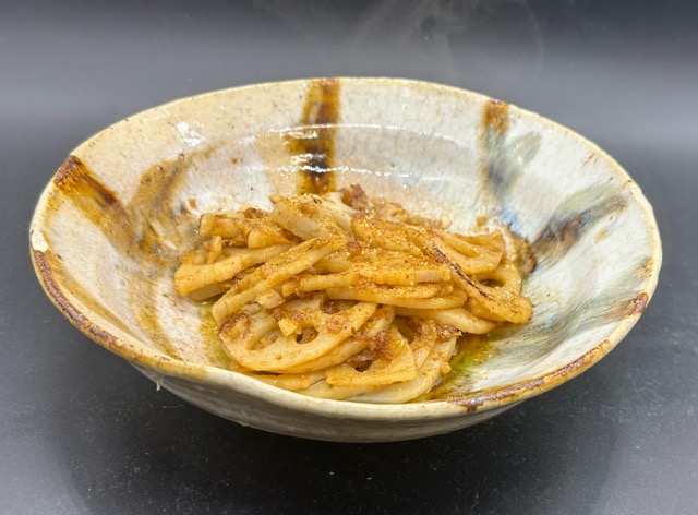 冬野菜料理〖蓮根のにんにくポン酢炒め〗